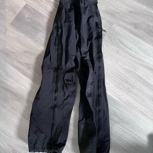 MEC Women's Black Gore Tex Windproof Waterproof Full Zip pants Extra Small
